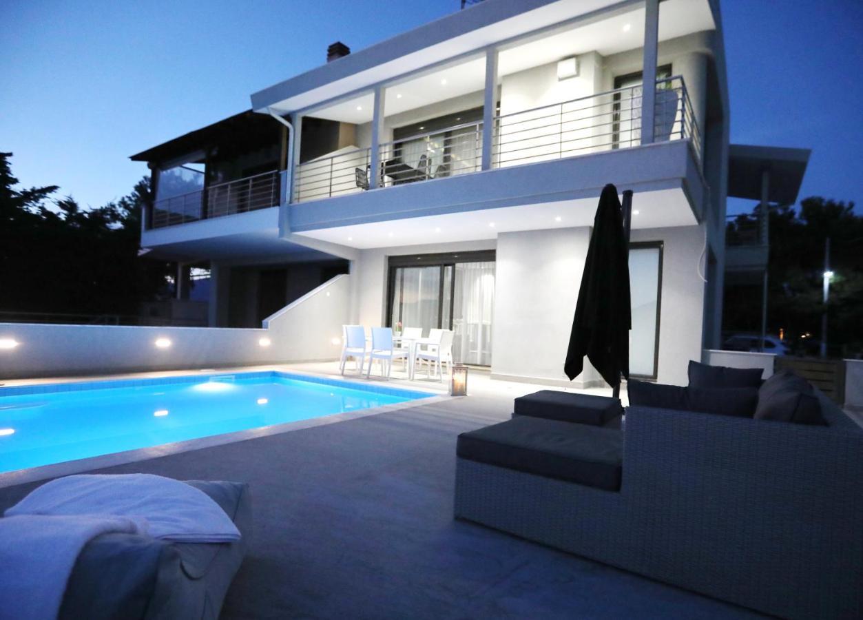 Heaven Horizon Villa Kariani ภายนอก รูปภาพ