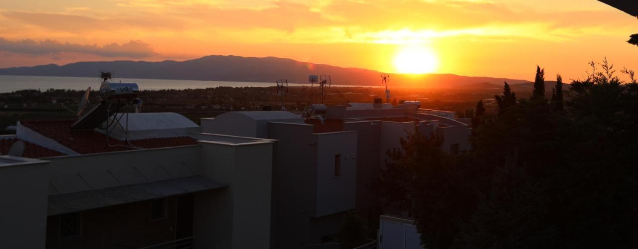 Heaven Horizon Villa Kariani ภายนอก รูปภาพ