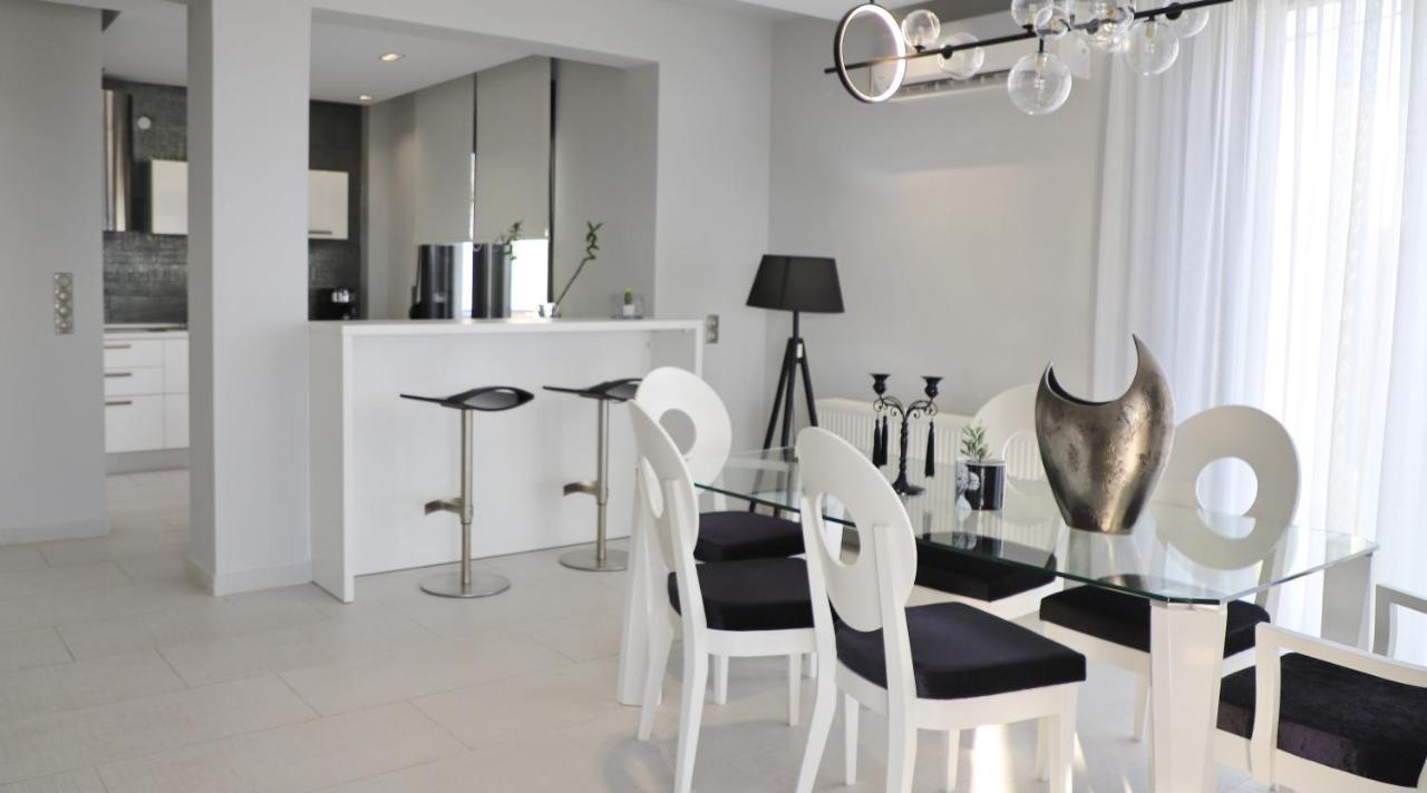 Heaven Horizon Villa Kariani ภายนอก รูปภาพ